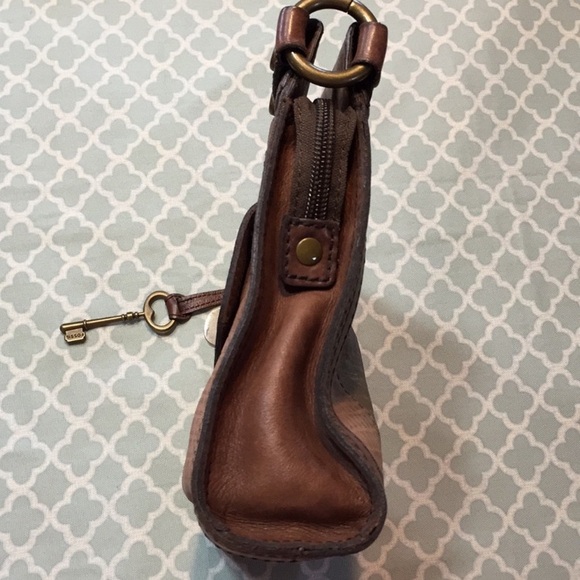 Fossil Croc Embossed Leather Turnlock Crossbody - Picture 12 of 13